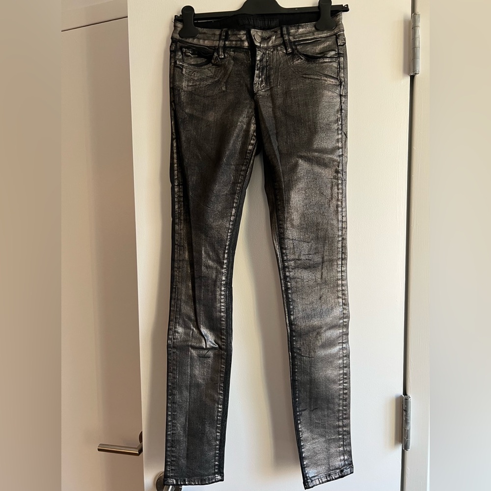 Eugene Women’s Silver Coated Skinny Jeans Size 26
